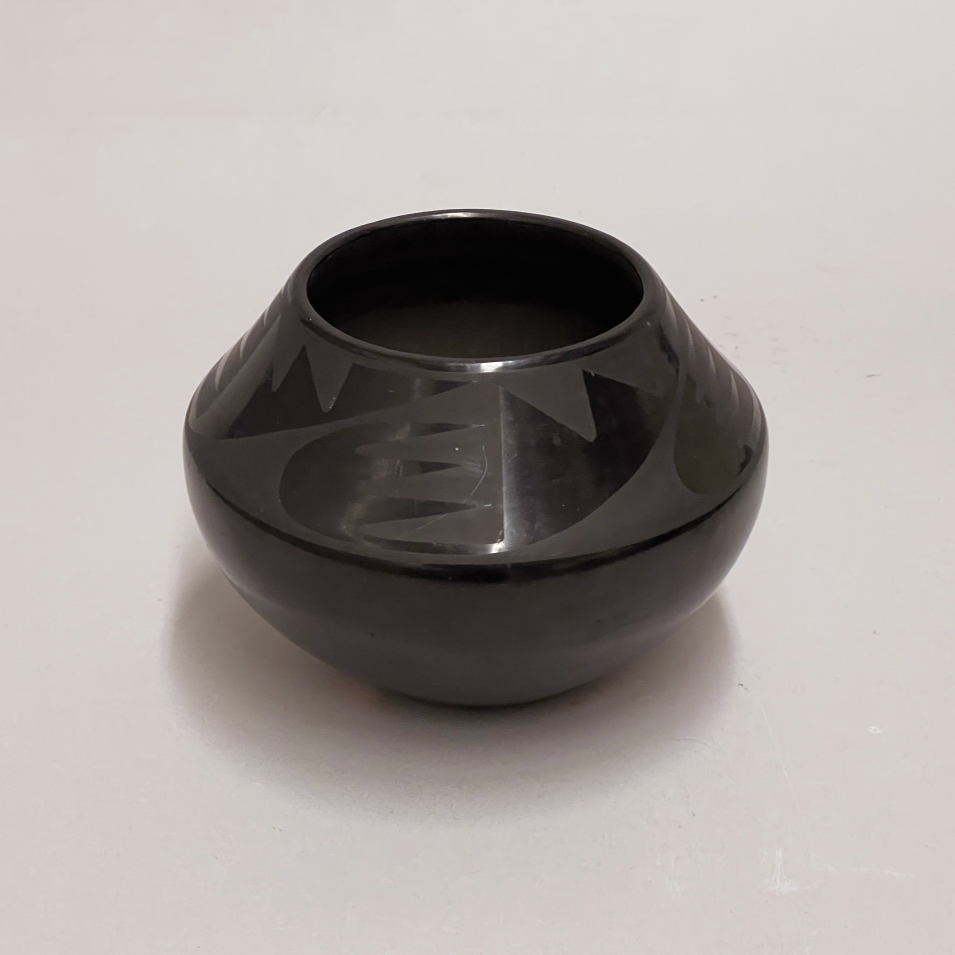 black pot