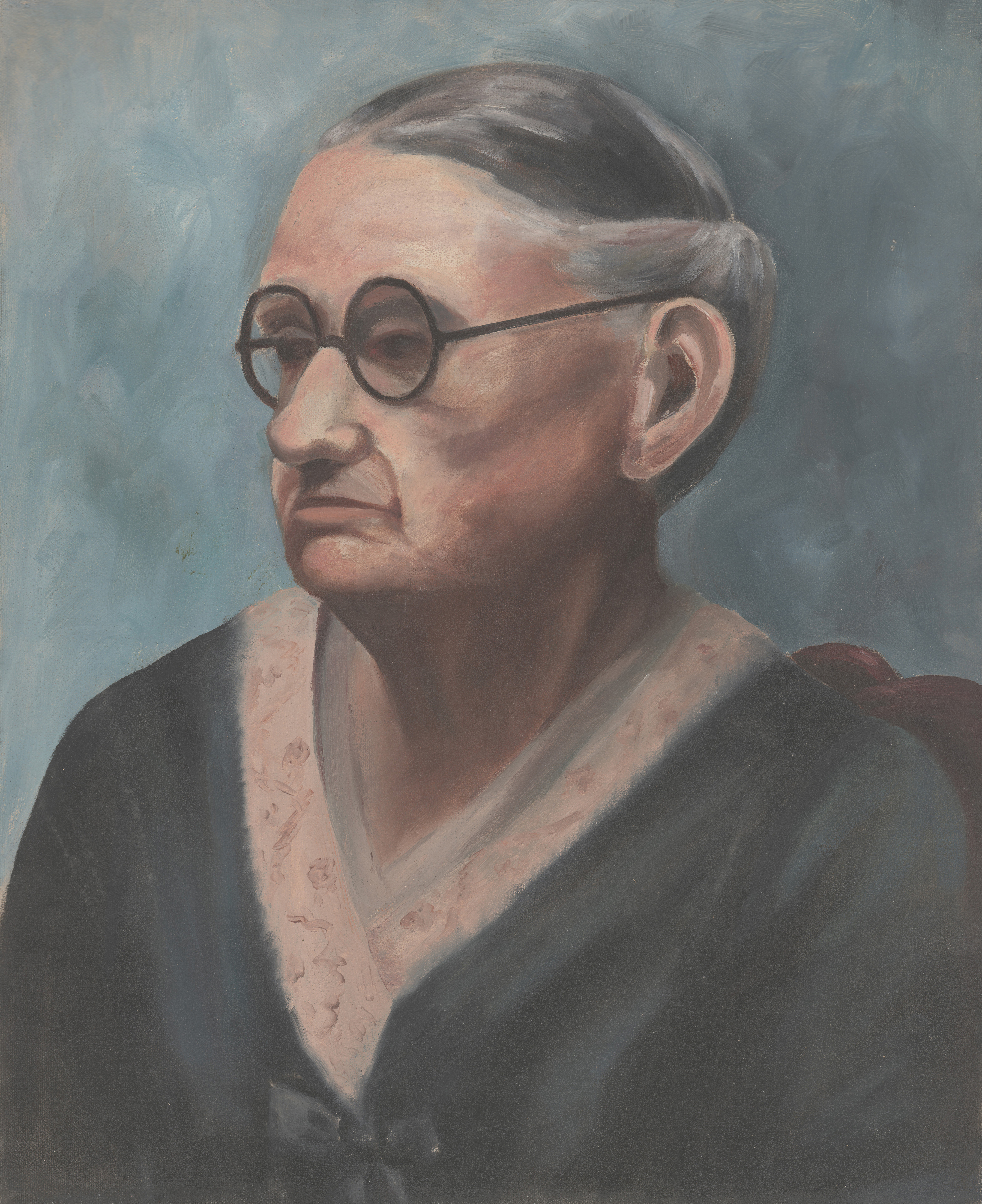 portrait of a woman wearing glasses